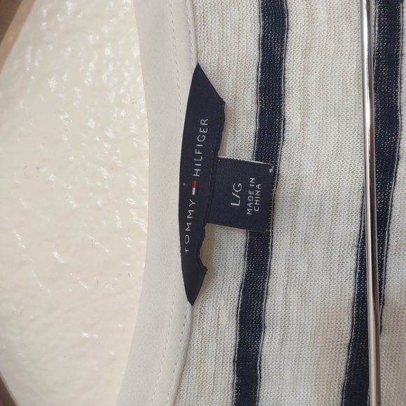 USED TOMMY HILFIGER SHORT SLEEVE STRIPPED HORIZONTAL SHIRT HOLE IN SHIRT SIZE L - Picture 2 of 10